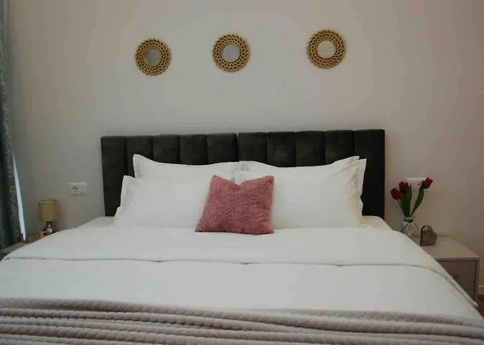 Apartment Lindi's 3/6 Tirana